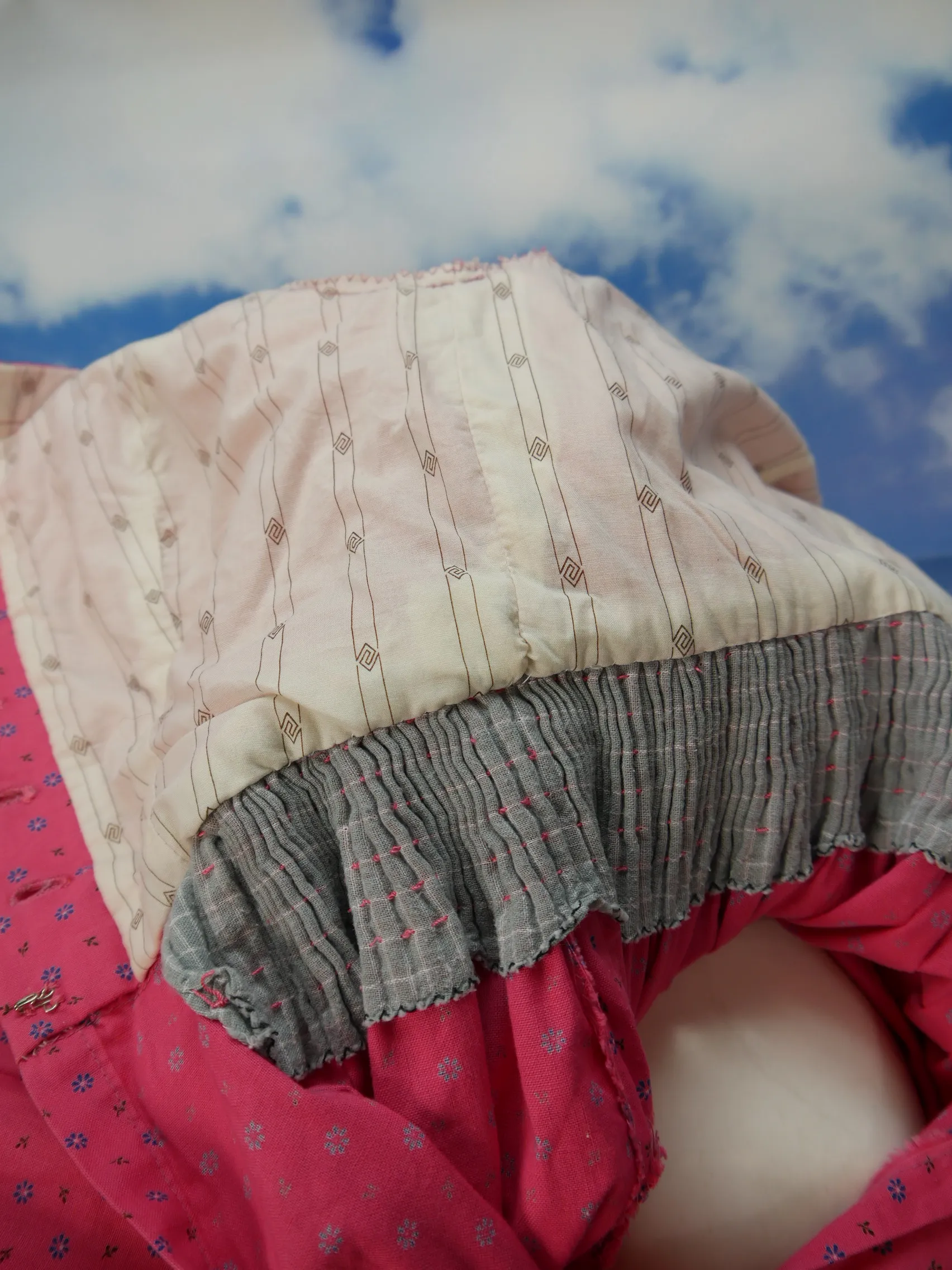 Feinmuster und Handgenäht süße kurze Puffärmel Vintage Dirndl mit Schürze Gr.38