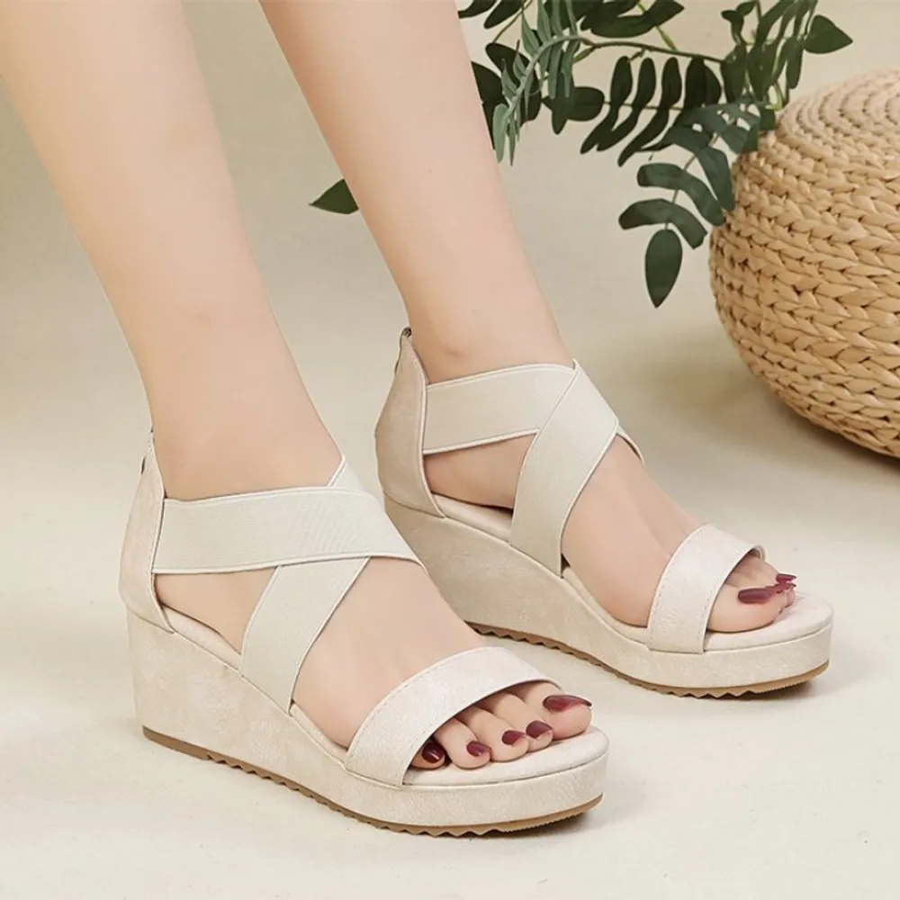Frauen Designer 2024 Sommer Römisch -Freizeit -Bürokeile Sandalen fashion schwarze High Heels Dicke einzige Damen Plus -Size -Sc