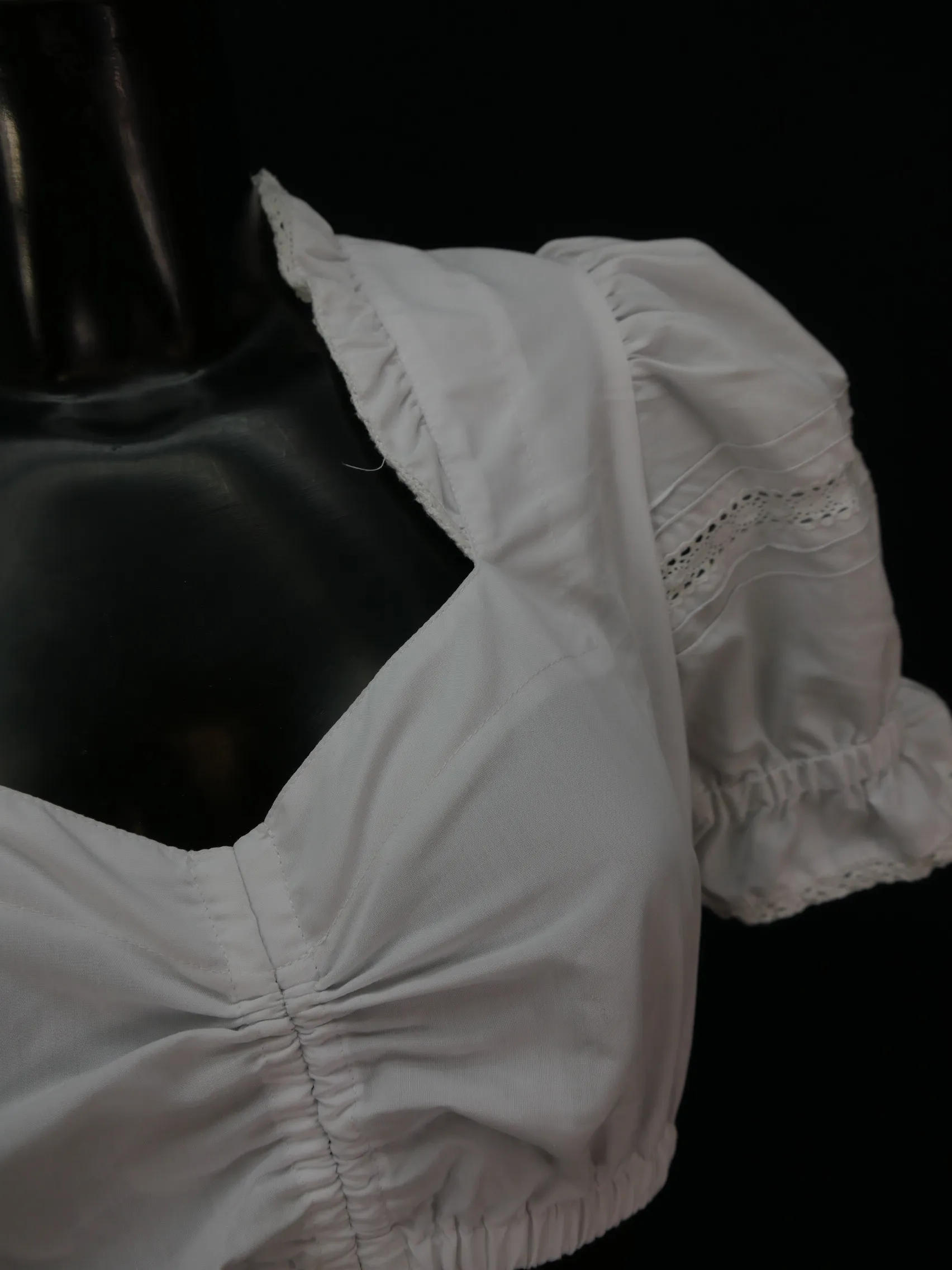 Gr.34 Dirndlbluse mit Rüsche und Spitze Bluse für Dirndl Trachtenbluse B8161