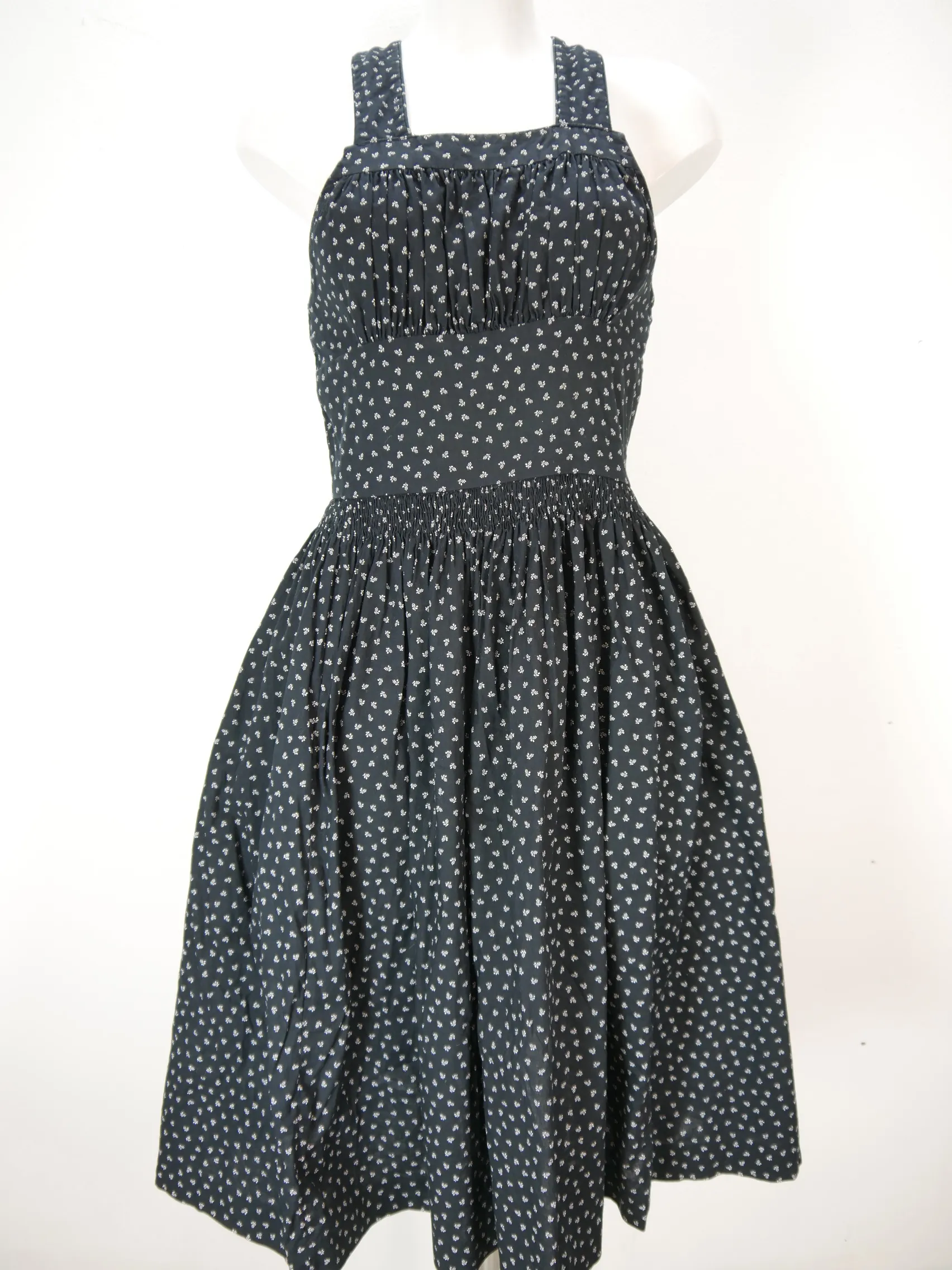 Handarbeit Baumwolle schwarz mit Blümchen fabelhaftes Dirndl ohne Schürze Gr.36