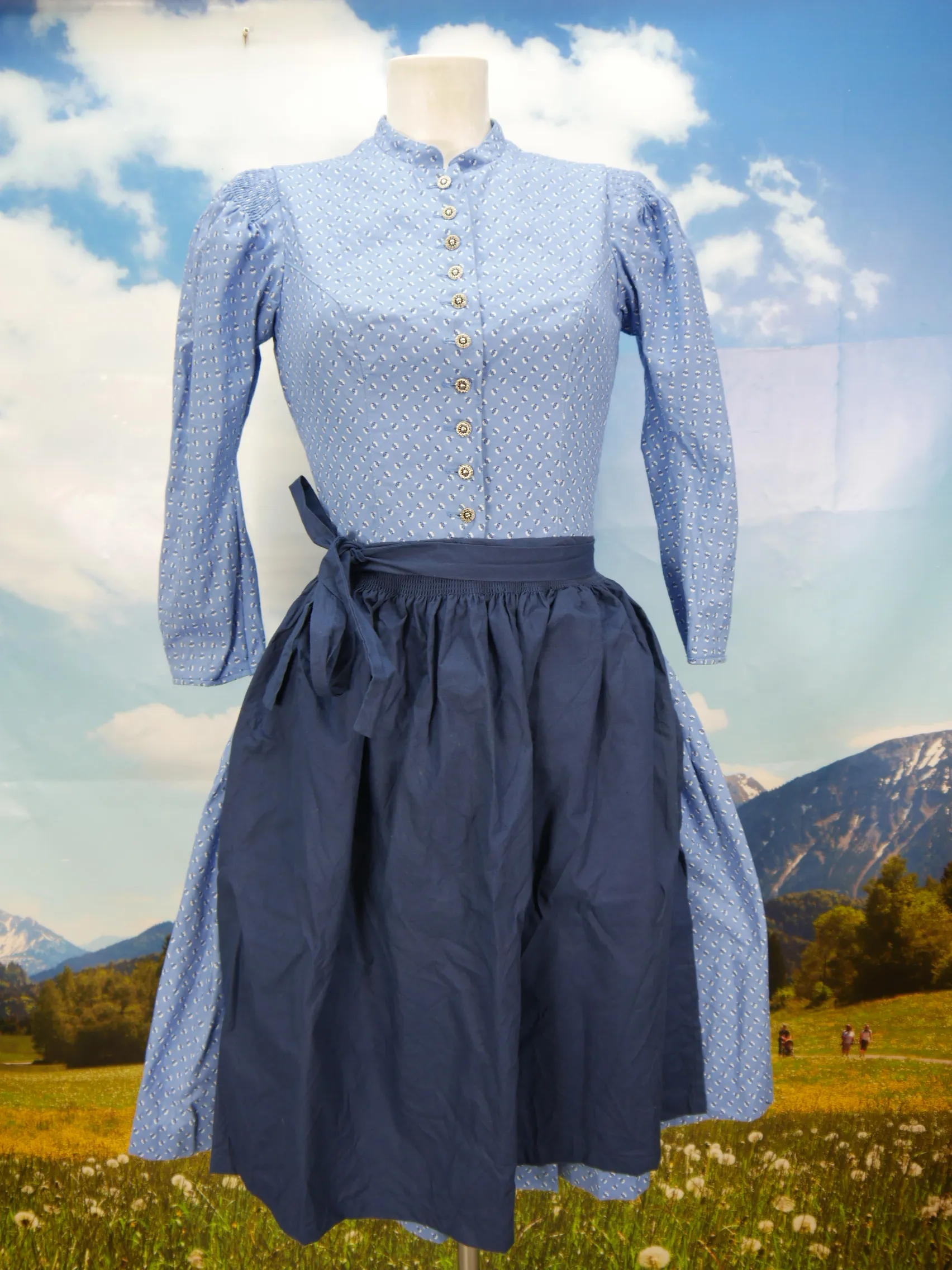 Herrlich wunderschön Wienernaht langarm fesches Dirndl mit Schürze Gr.36