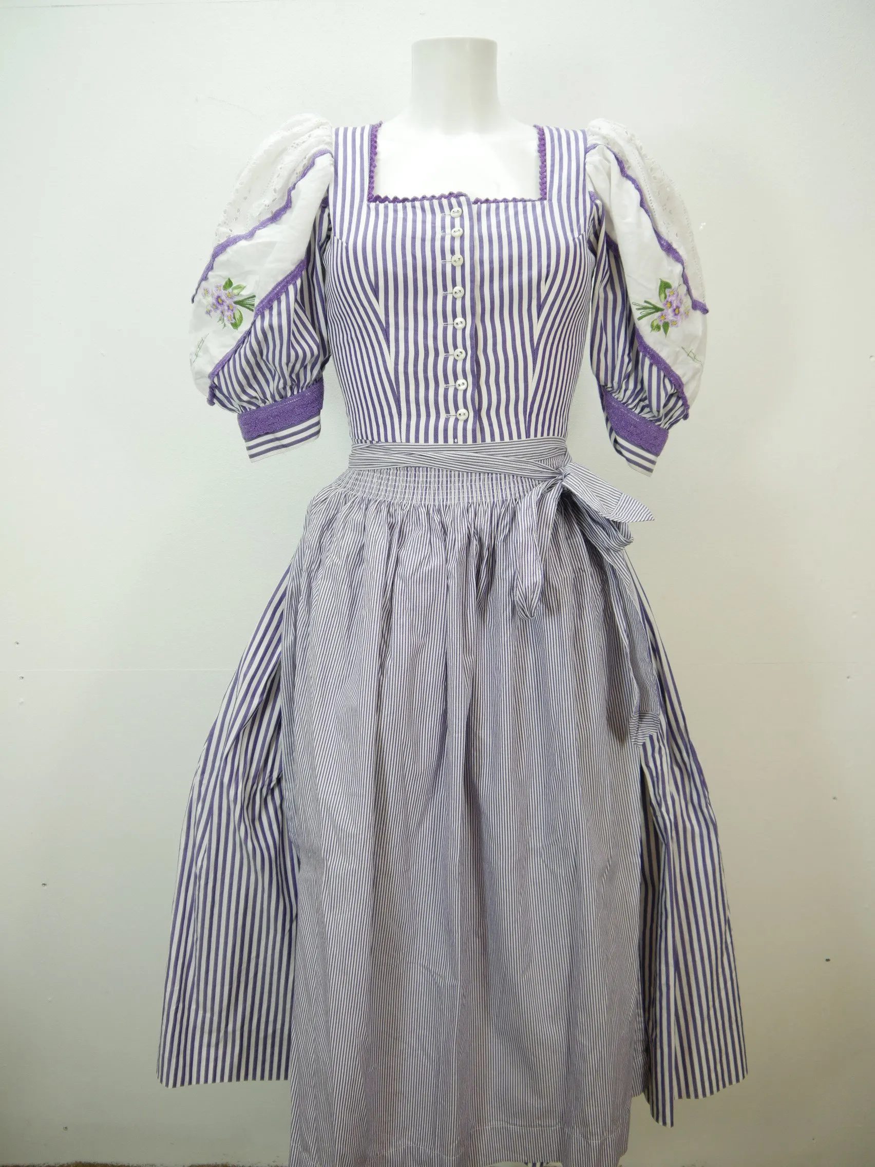 Krüger Berchtesgaden lila gestreift süßes Dirndl mit Schürze Trachtenkleid Gr.34