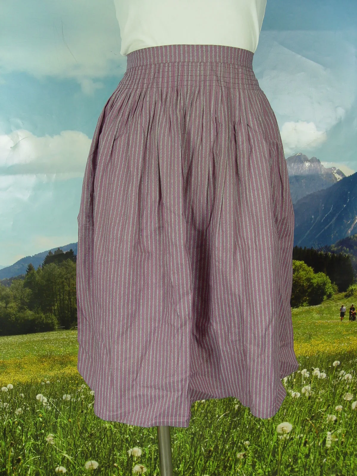 kurze Dirndlschürze gestreifte  Dirndl-Schürze Trachtenschürze TS382