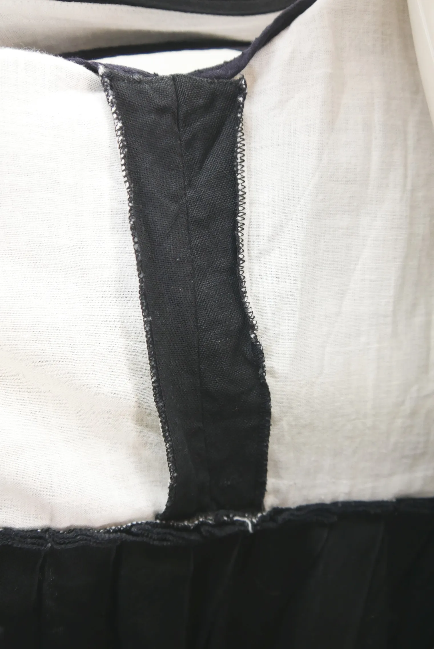 Original Hemara schwarz mit Balkonett phnatstisches Dirndl ohne Schürze Gr.40