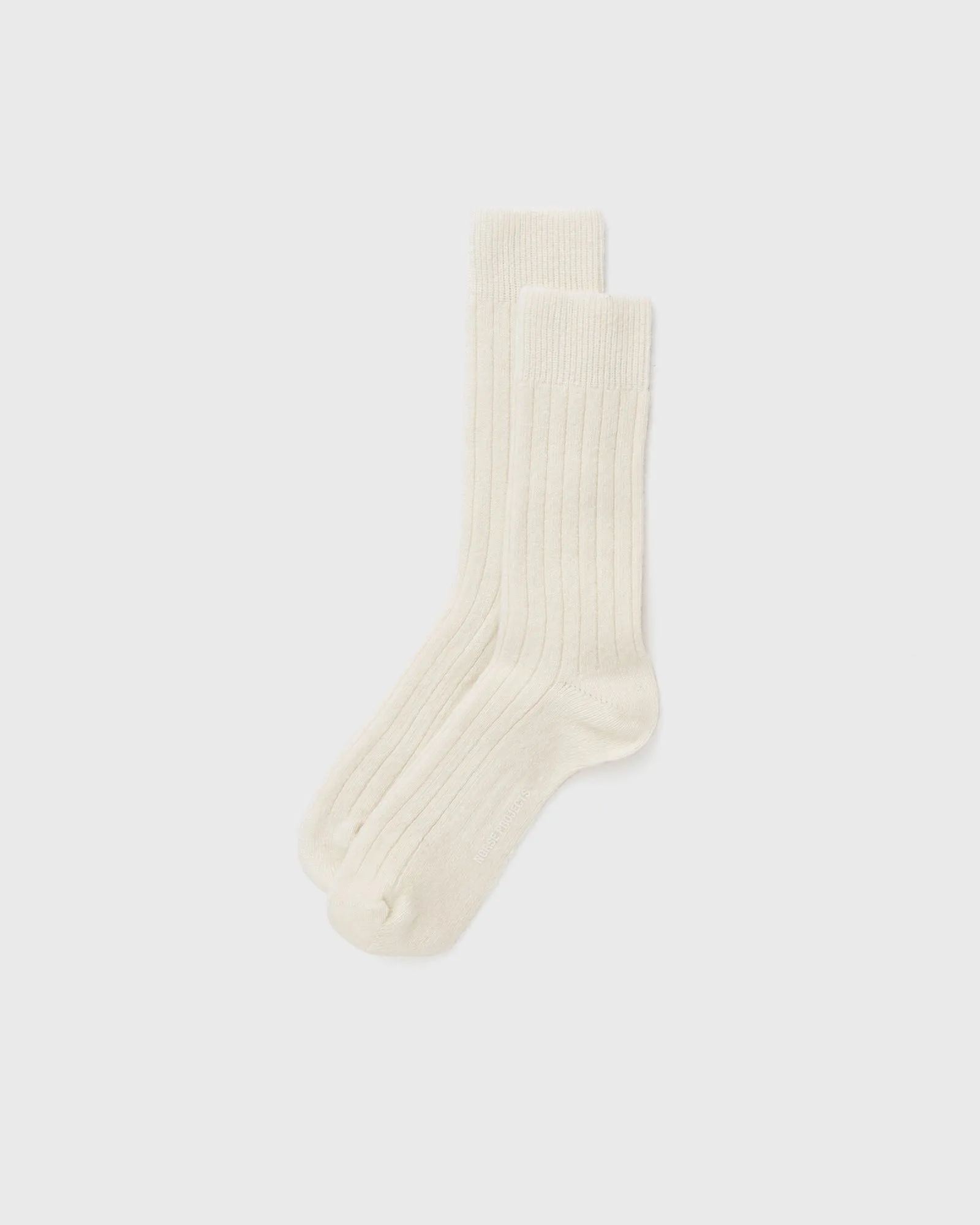 Socken NORSE PROJECTS Bjarki Cashmere & Wool Blend Rib Socks N82-0070-ECRU